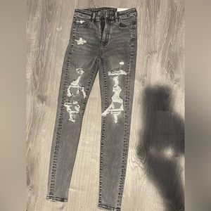 American eagle super high rise jeggings
#fall #school #jeans #casual